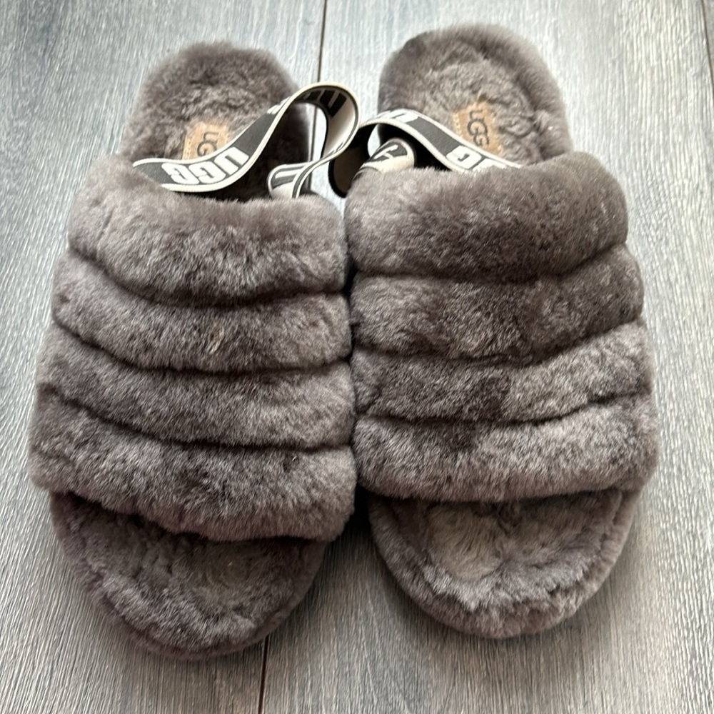 UGG® Fluffy Yeah Slide - Picture 10 of 12
